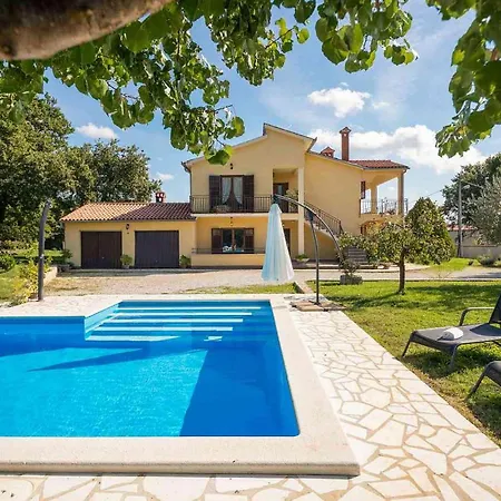 Petra 1 Apartamento Kirmenjak