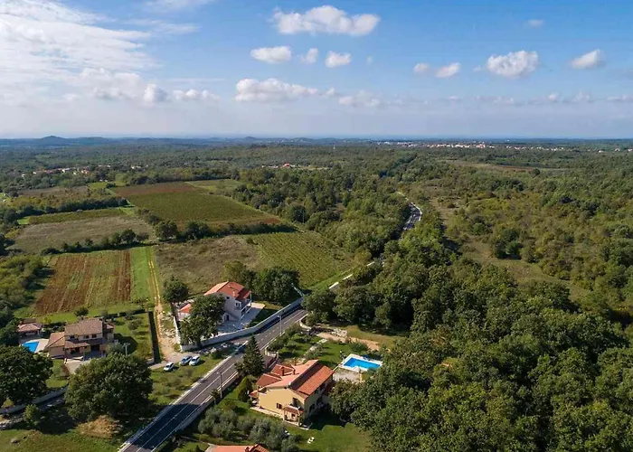 Petra 1 * Kirmenjak
