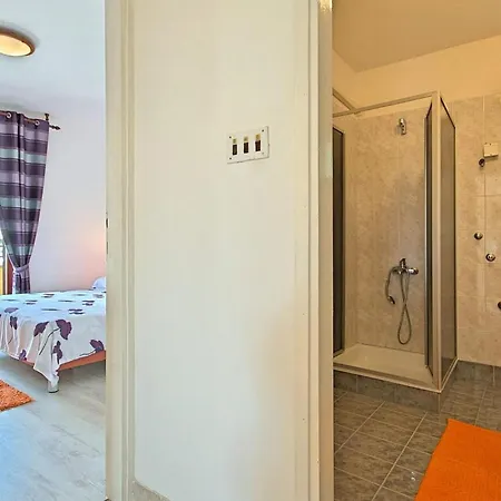 Apartment Petra 1 *