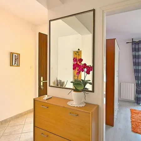 Petra 1 Apartman Kirmenjak