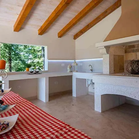 Apartment Petra 1 *