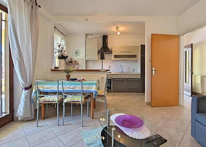 Petra 1 Apartment Kirmenjak