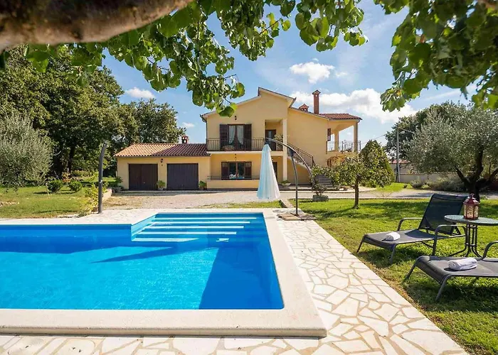 Petra 1 Apartment Kirmenjak